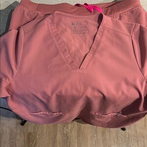 Figs Pink Scrub Set